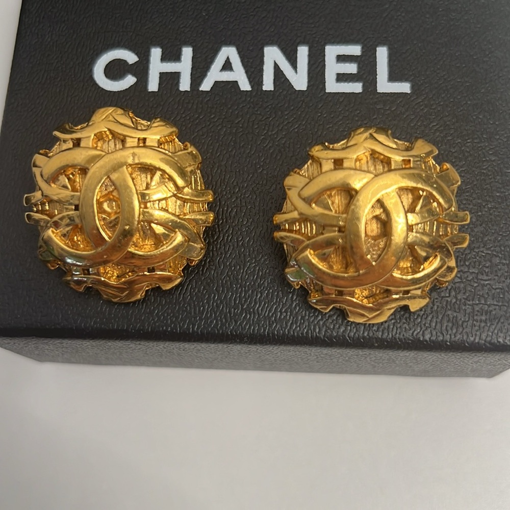 Chanel Earrings Clip ons 1 1/8” - Picture 3 of 5